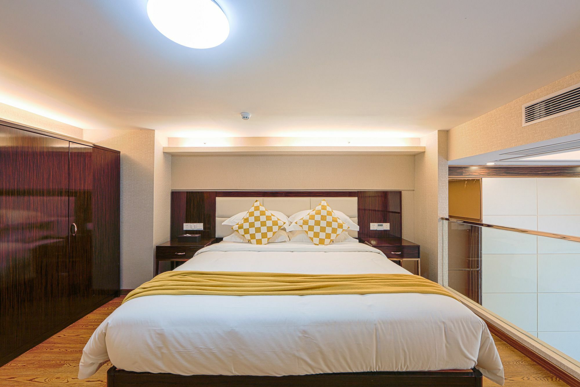 Waifiden Duplex Hotel Apartment Zhongyong Jinyu Branch-Free Shuttle Bus During The Canton Fair Εξωτερικό φωτογραφία